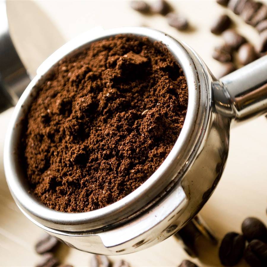 Ahorra dinero reutilizando los restos del café de 13 maneras diferentes
