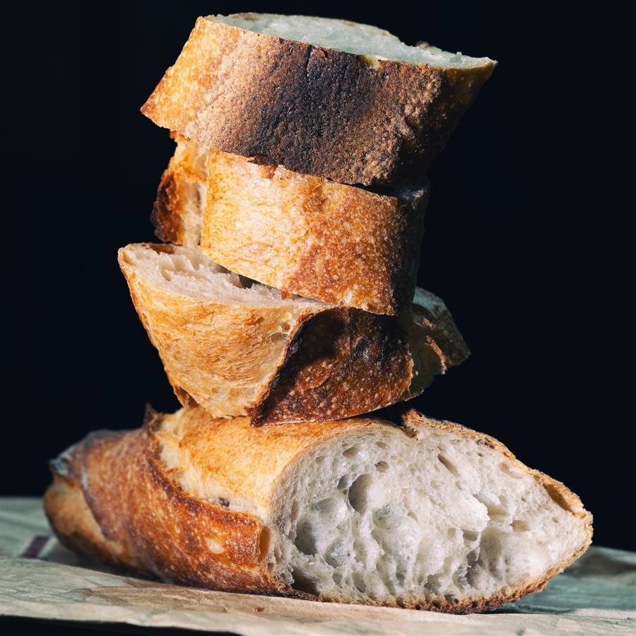 Barra de pan cortada