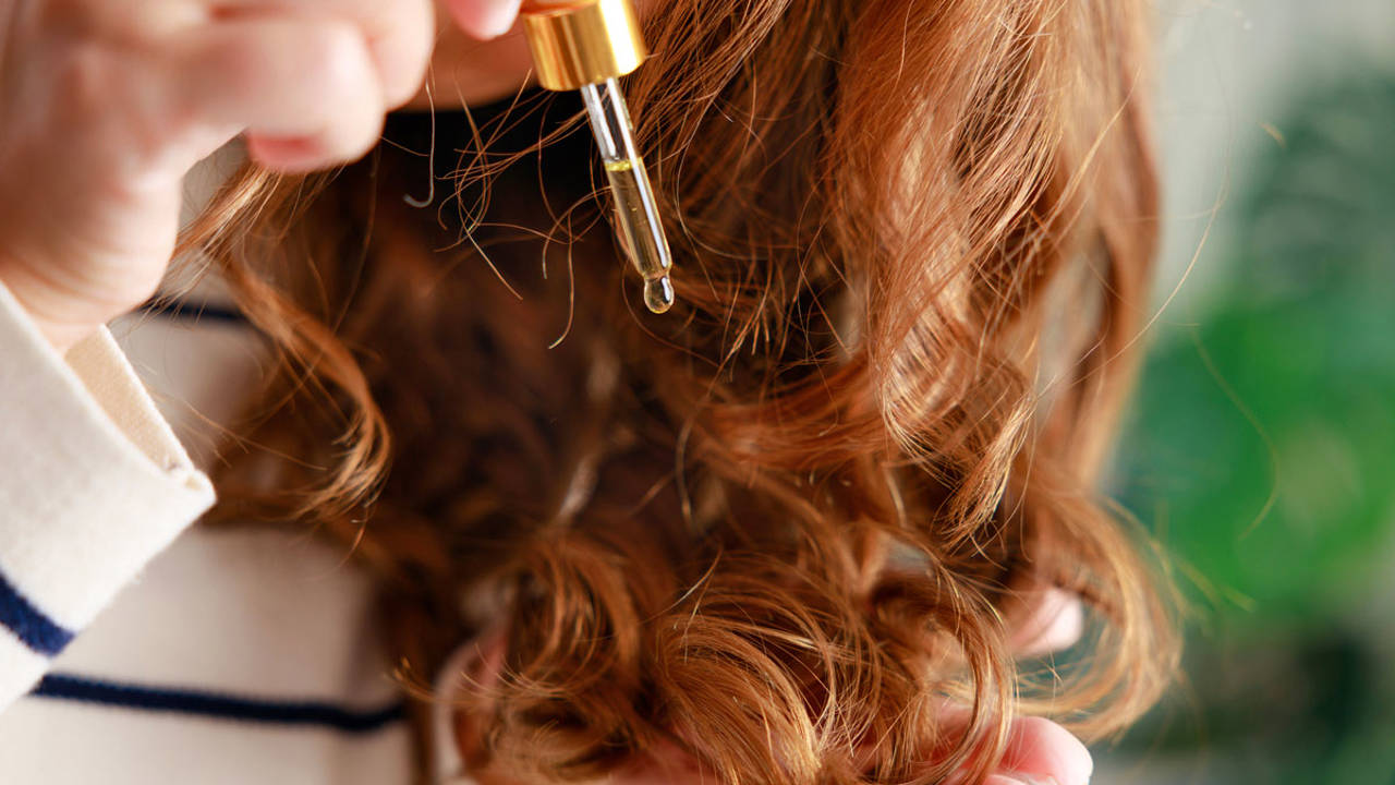 Aceite de argán para el pelo: cómo utilizar el remedio marroquí que nutre, fortalece e ilumina el cabello