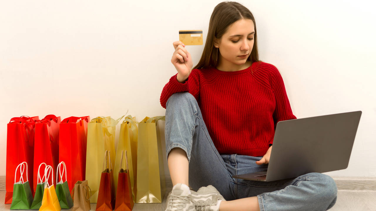 Mujer haciendo compra online
