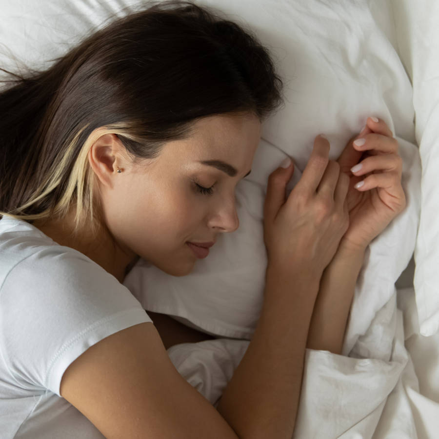 Por qué se duermen las manos al dormir y cómo evitar que te pase