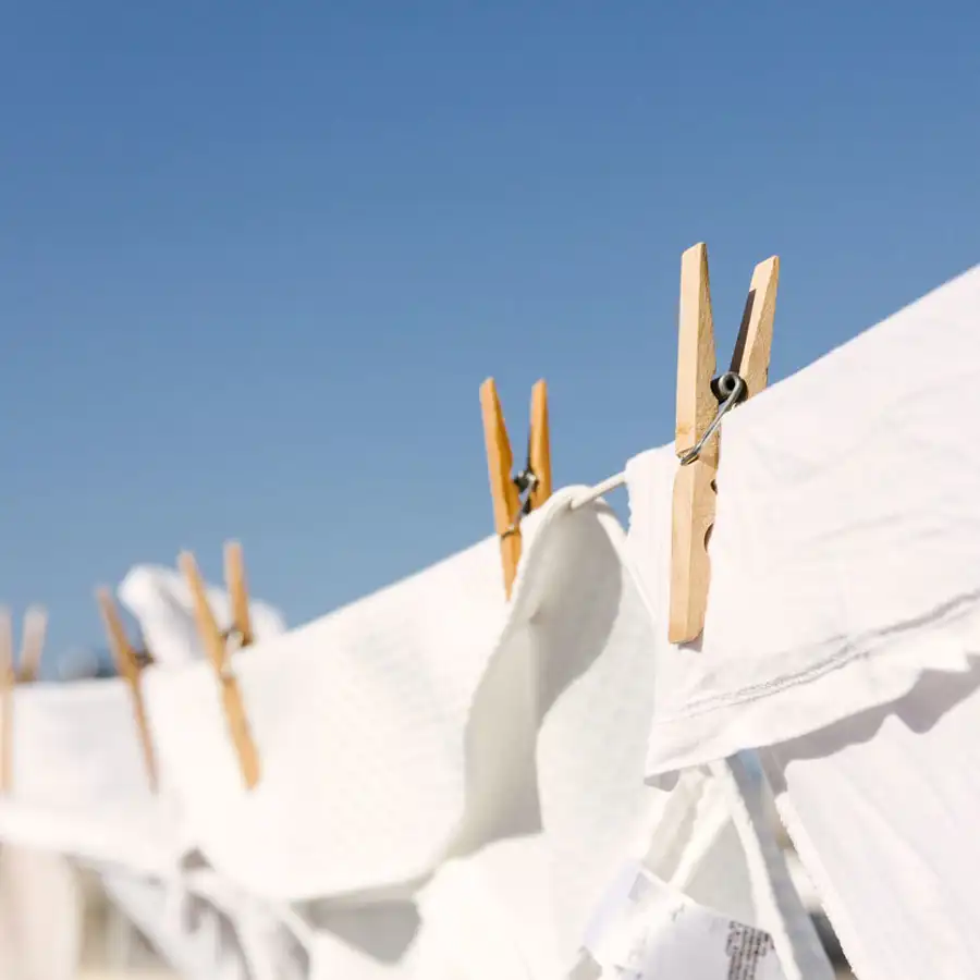 Cómo blanquear la ropa blanca: los mejores blanqueadores naturales