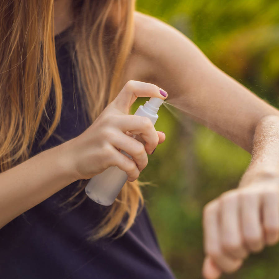 Spray antimosquitos de citronela: cómo hacerlo en casa sin tóxicos ni perfume artificial
