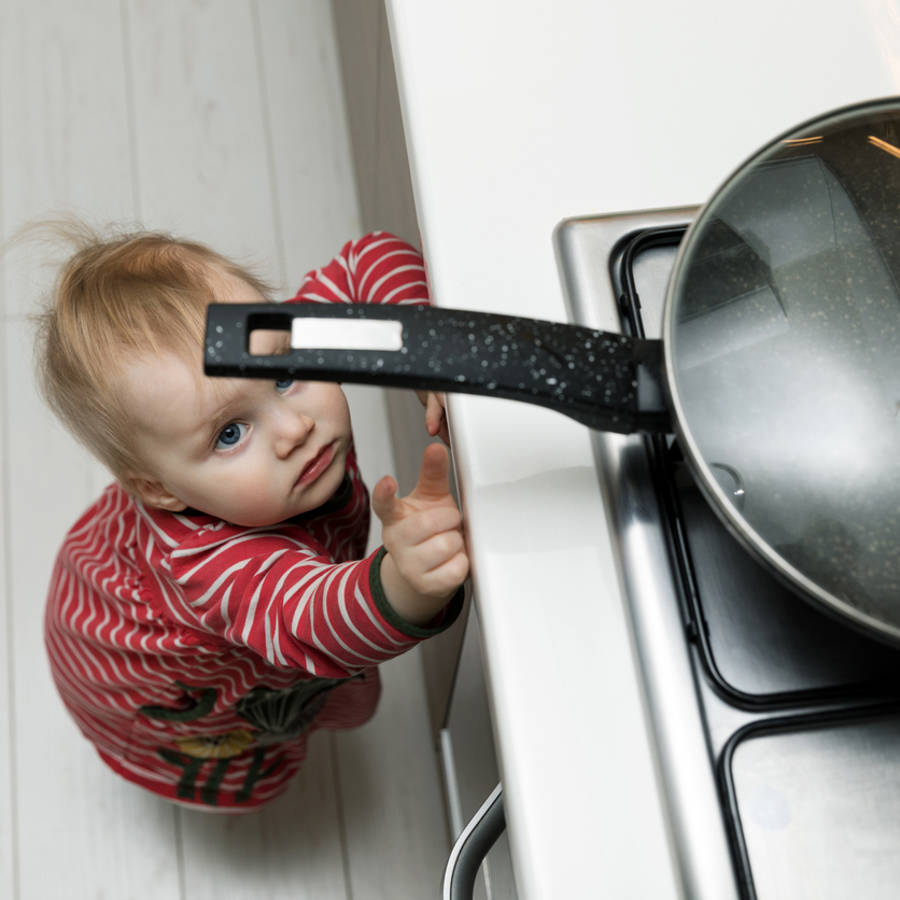 9 cosas que los padres deben saber para que los niños no se quemen en casa
