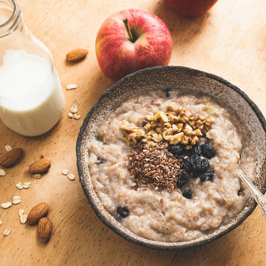 Avena con semillas de lino y nueces: la receta de desayuno rica en fibra y omega-3 que te sacia y desinflama