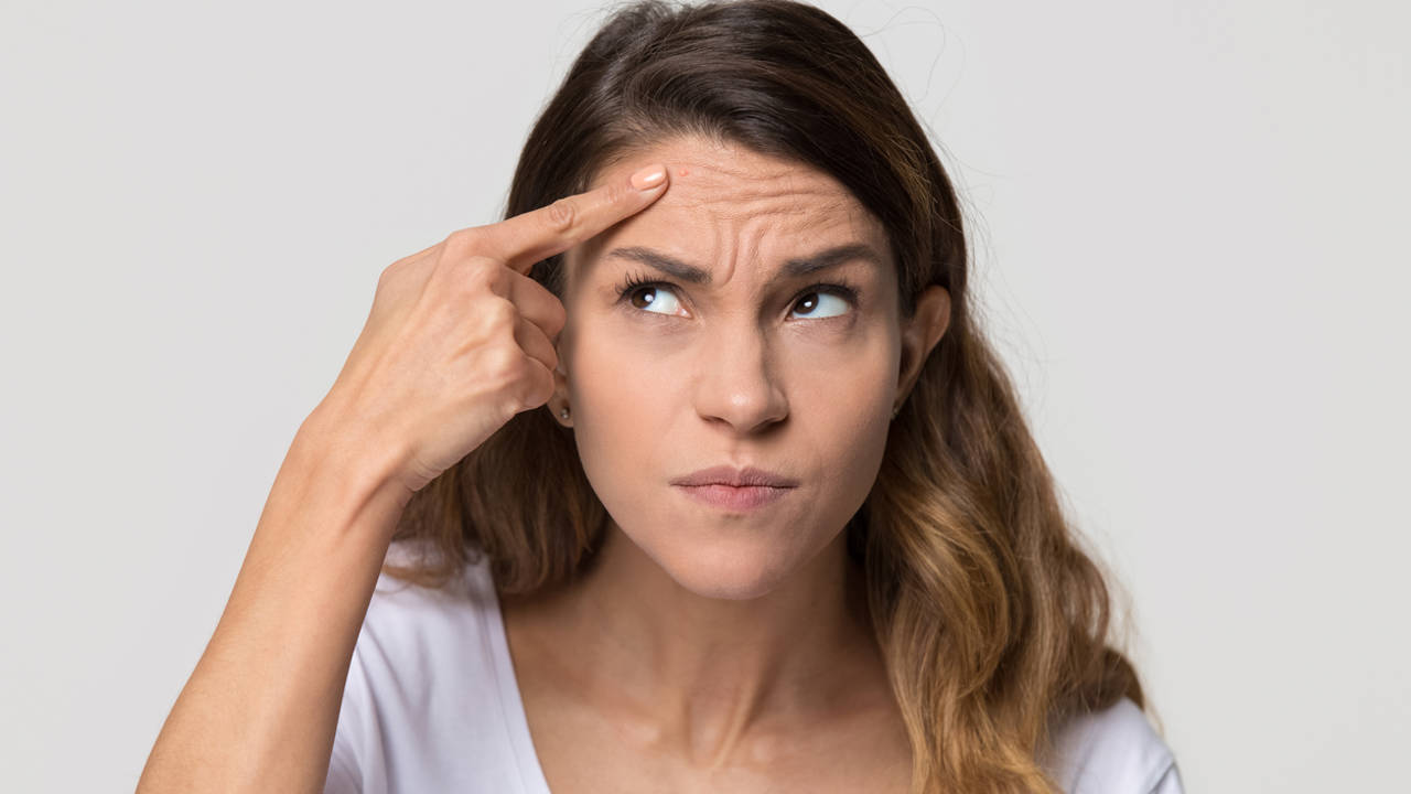 Suavizar las arrugas de la frente sin bótox: los mejores métodos y consejos para prevenirlas