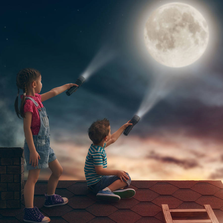 Fases de la luna para niños: cómo explicárselas y juegos divertidos que alimentarán su curiosidad