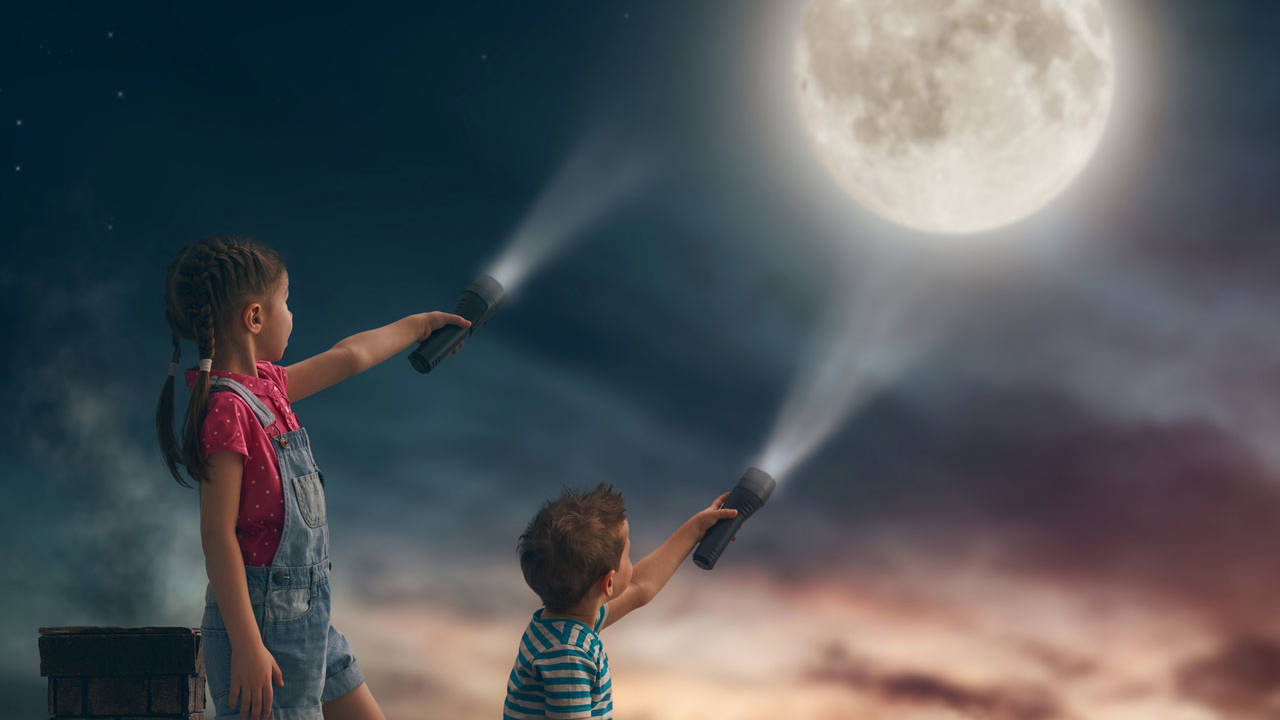 Fases de la luna para niños: cómo explicárselas y juegos divertidos que alimentarán su curiosidad