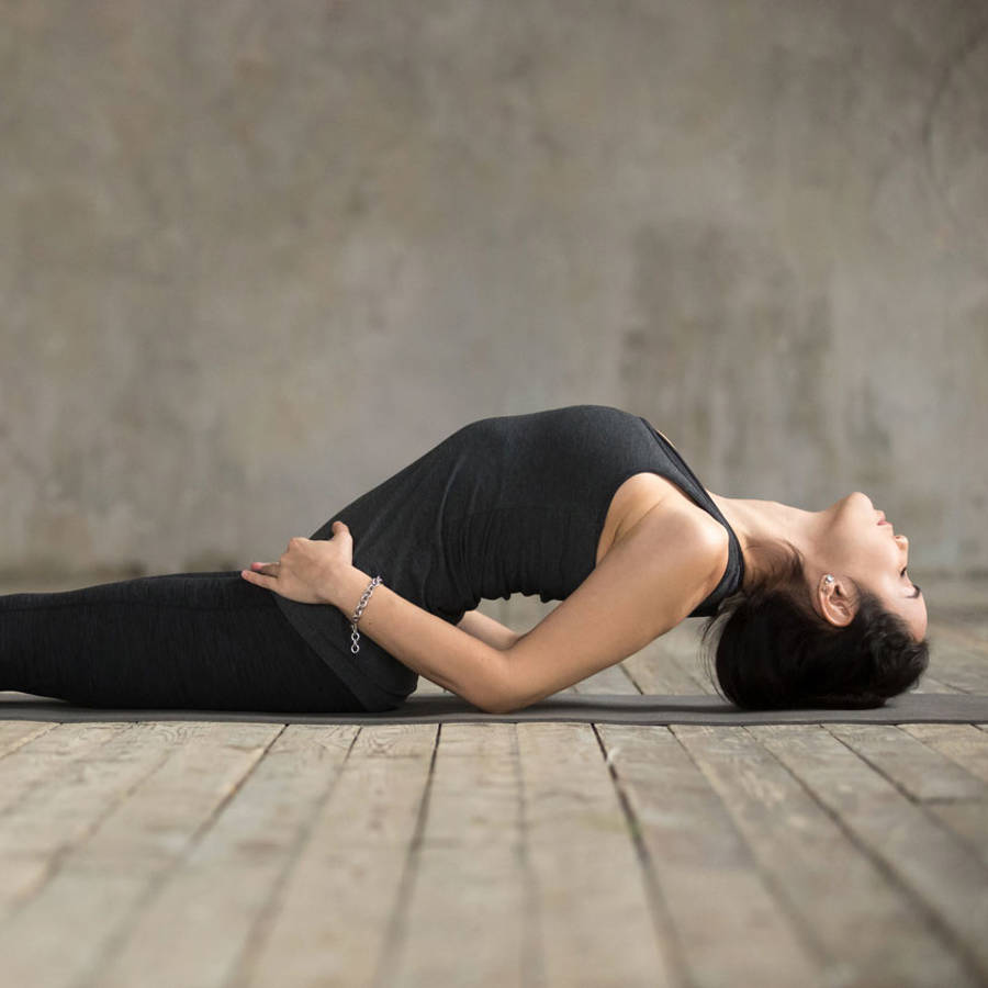 Las mejores posturas de yoga para reactivar el metabolismo lento