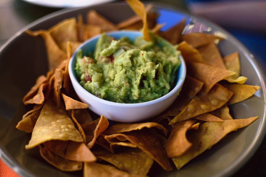 nachos con guacamole 