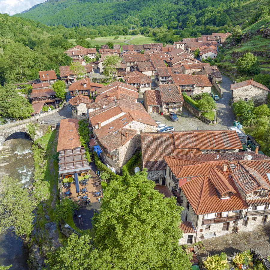 Qué ver en Bárcena Mayor, uno de los pueblos más bonitos de Cantabria