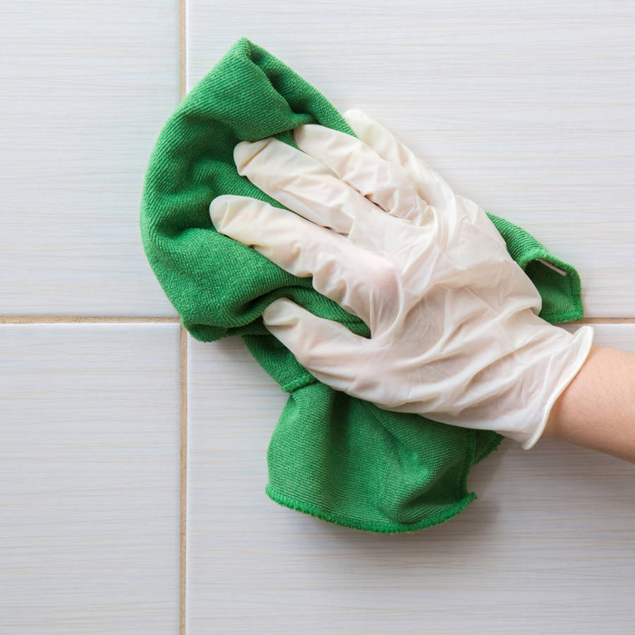 Cómo blanquear las juntas de los azulejos con esta sencilla fórmula casera (sin lejía ni blanqueadores químicos)