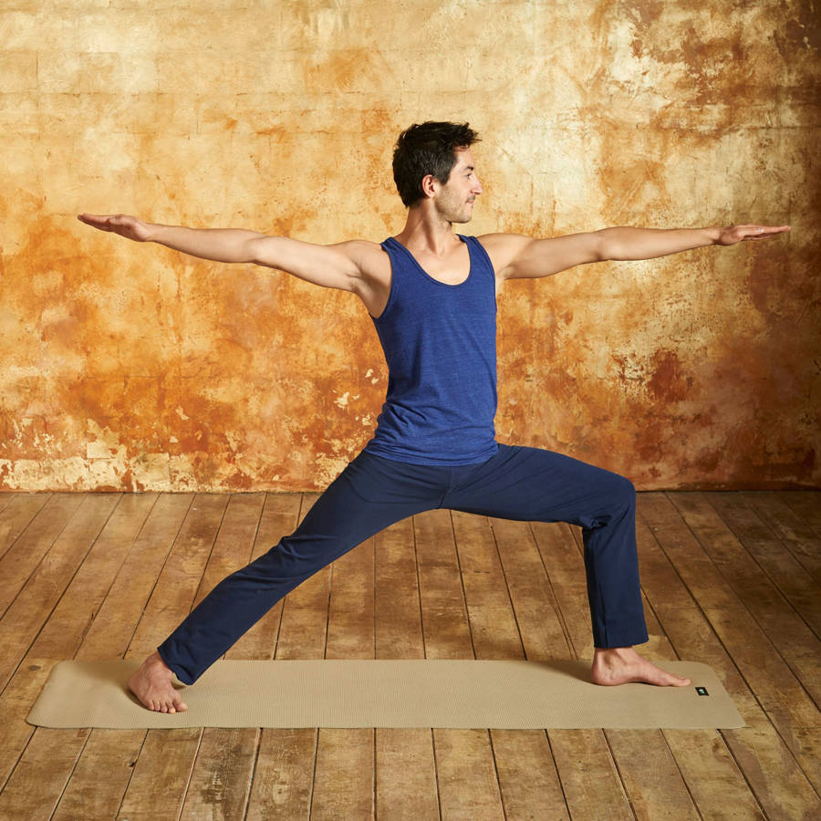 postura-yoga-virabhadrasana-II-guerrero-II