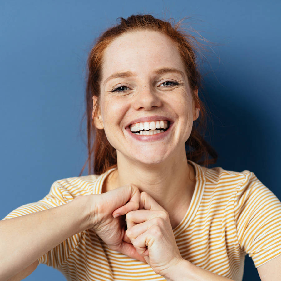 Ni realmente buena ni feliz: así afecta el síndrome de la niña buena a tu bienestar emocional y relaciones personales