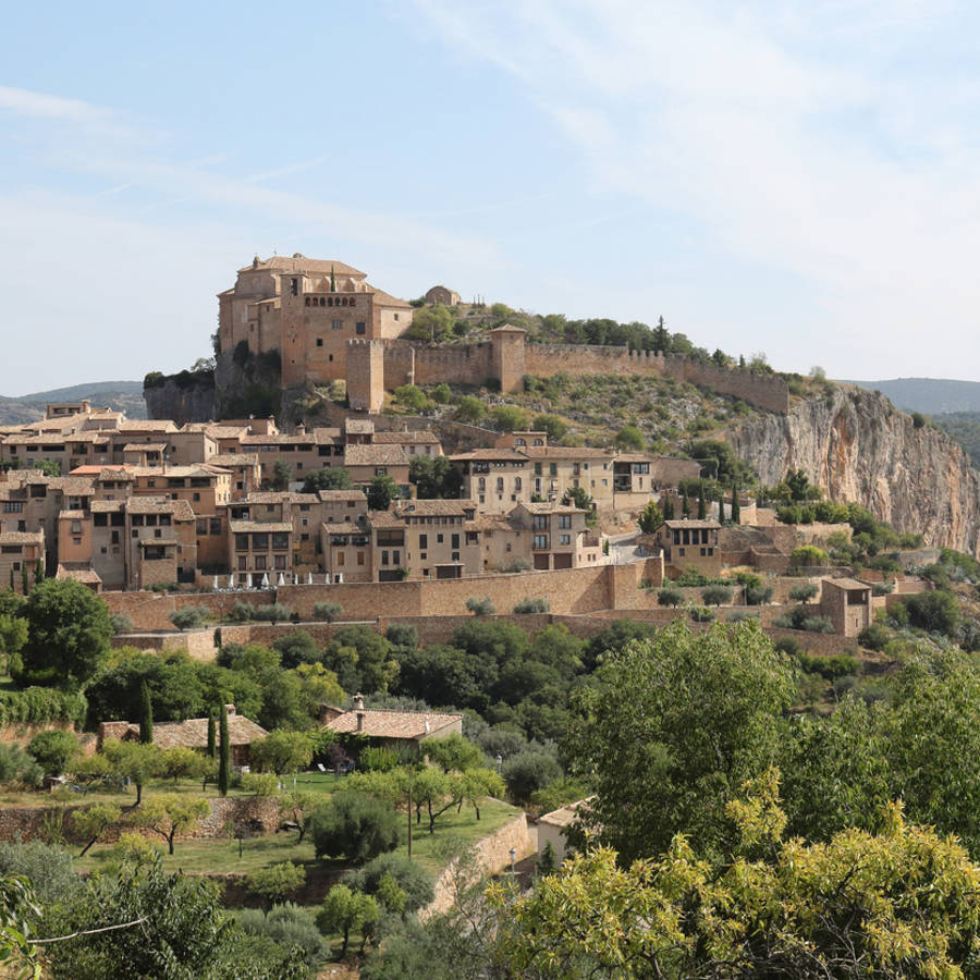 Alquézar: el pueblo más bonito de España para hacer una escapada otoñal está en Huesca, según National Geographic