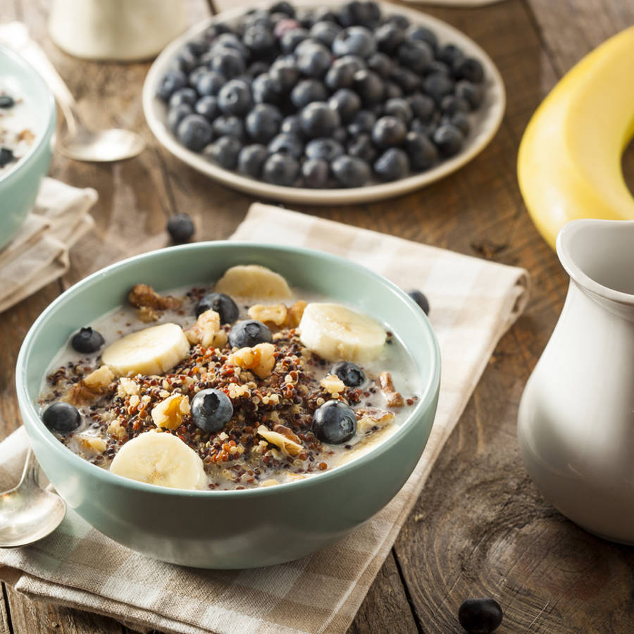 Prohibidos en el desayuno: estos 5 alimentos que estás tomando por las mañanas te aceleran y aumentan tu estrés, según una nutricionista de Harvard