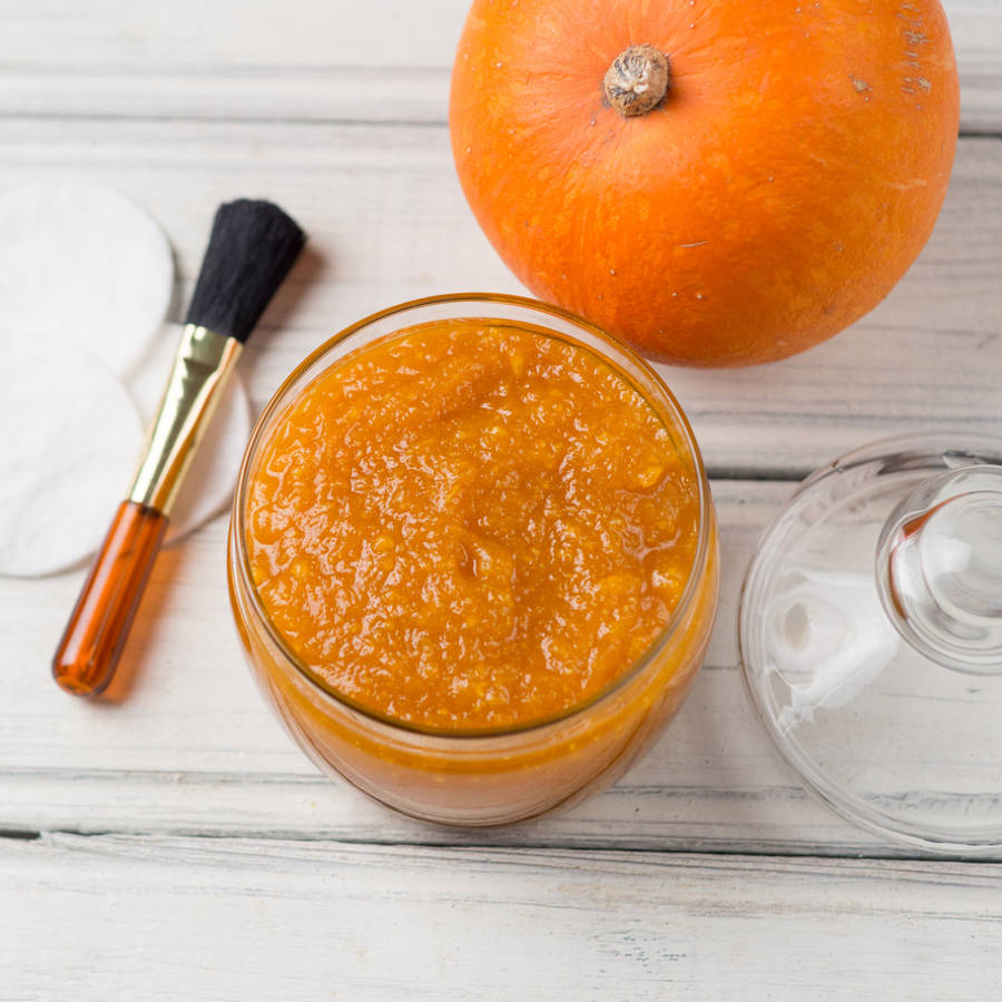 Cómo hacer una mascarilla facial de calabaza fácil y gustosa para lucir una piel radiante en otoño