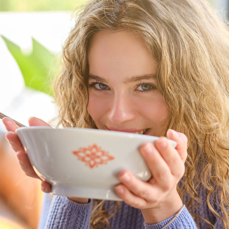 La receta fácil de sopa que quita el hambre y no rompe el ayuno: acelera el metabolismo y está deliciosa