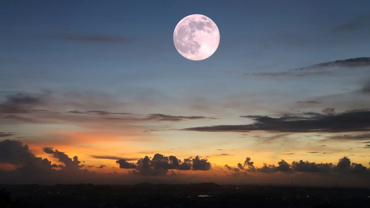 paisaje atardecer luna llena