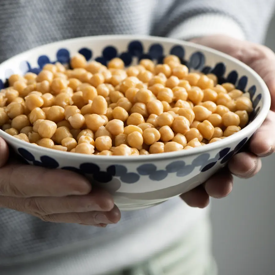 Los cocineros coinciden: el truco para ablandar los garbanzos rápidamente con un solo ingrediente