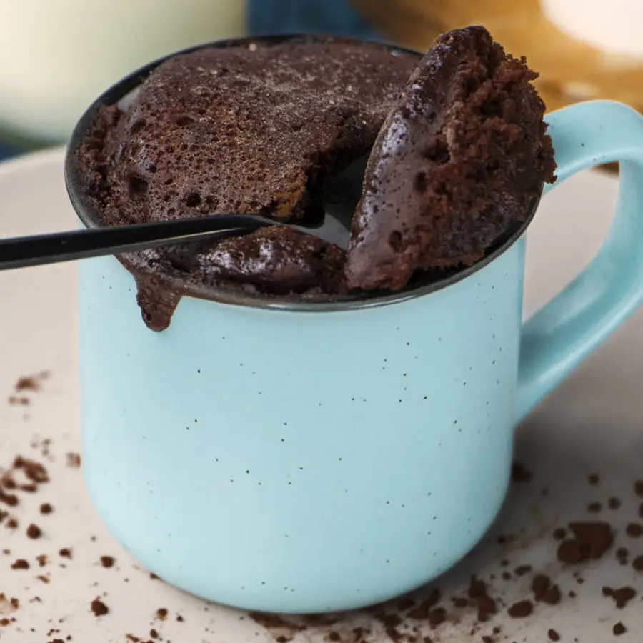 Brownie a la taza: el desayuno dulce sin azúcar rico en proteínas para chuparte los dedos sin engordar 