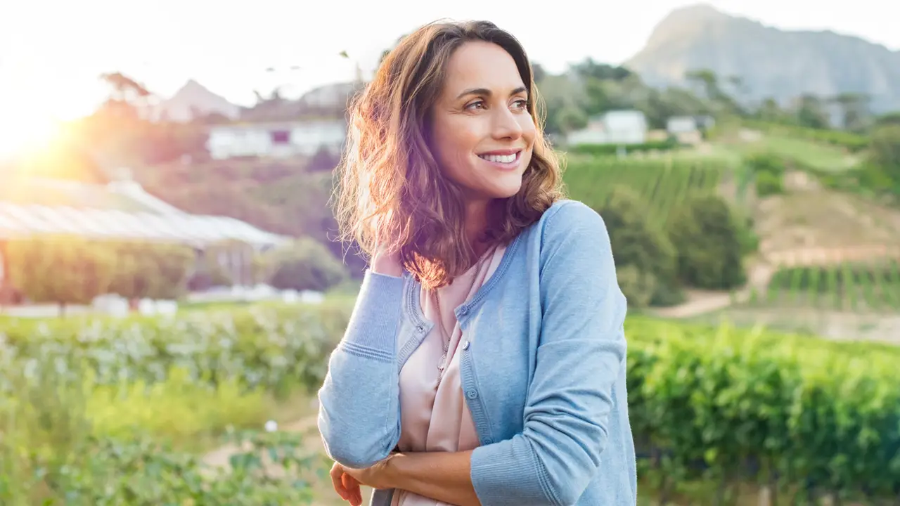 Mujer al aire libre