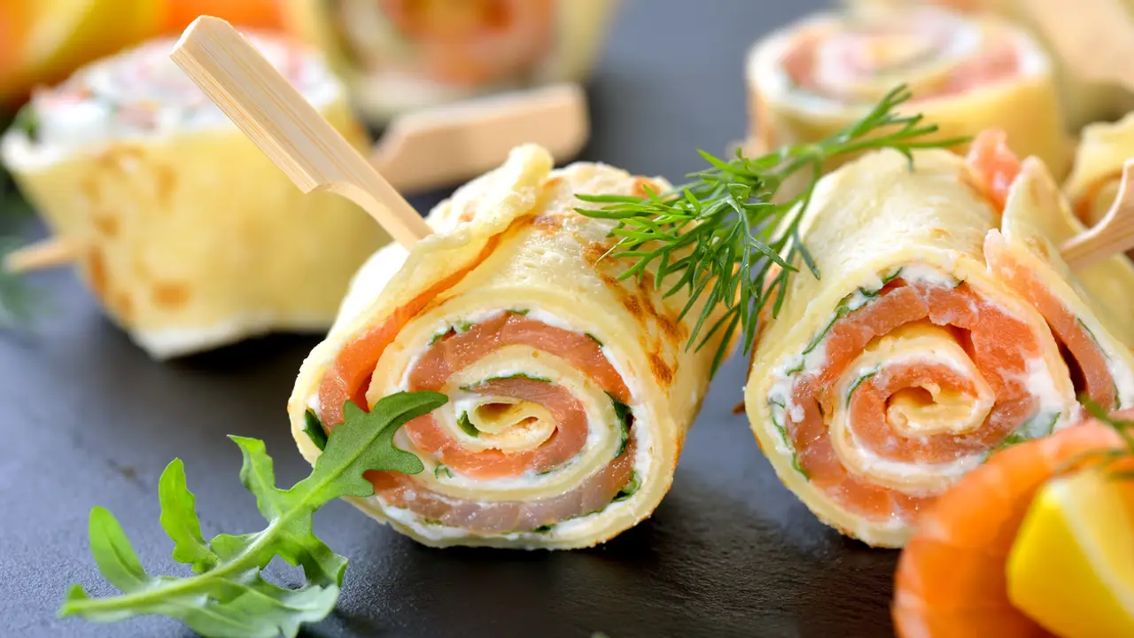 Rollitos de salmón ahumado relleno