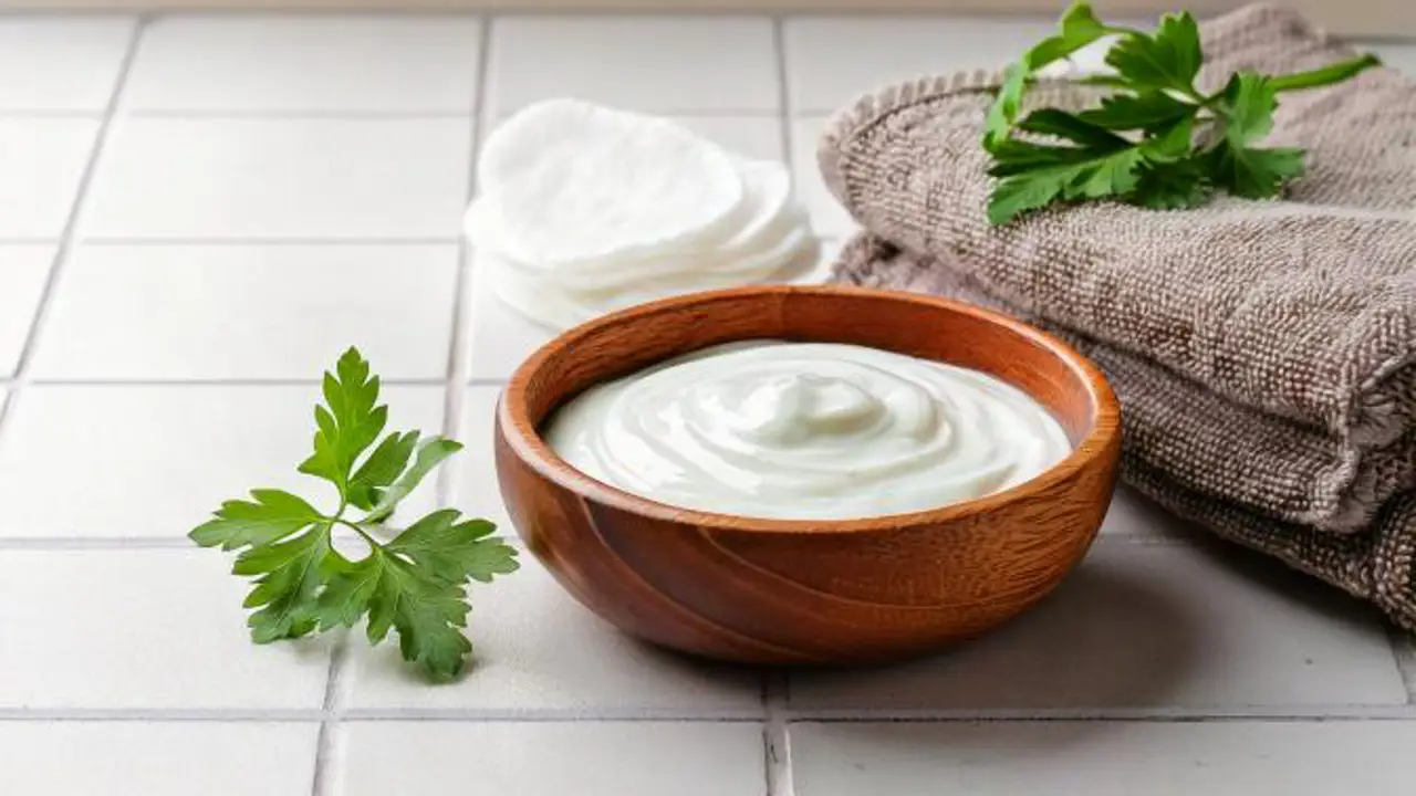 Mascarilla de yogur y perejil para las ojeras