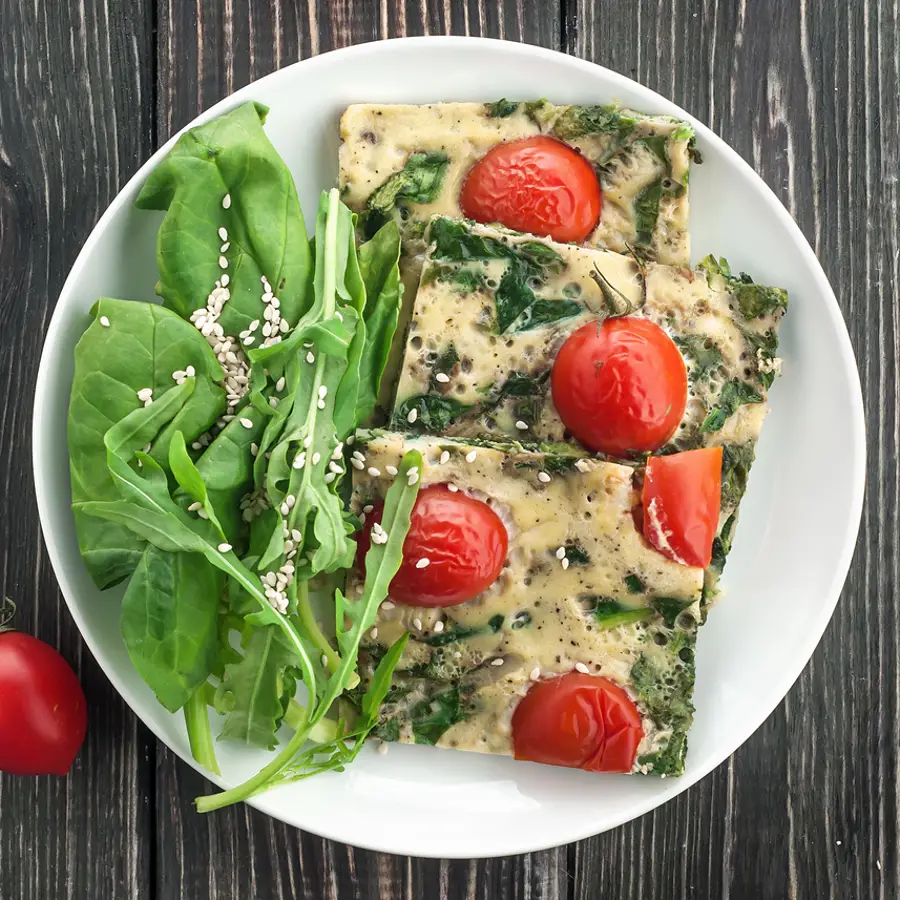 Frittata con claras de huevo: el desayuno salado con más proteína y fibra que te sacia y adelgaza