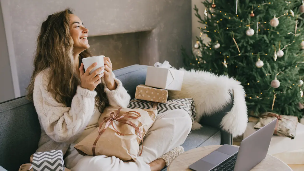 mujer arbol navidad feng shui