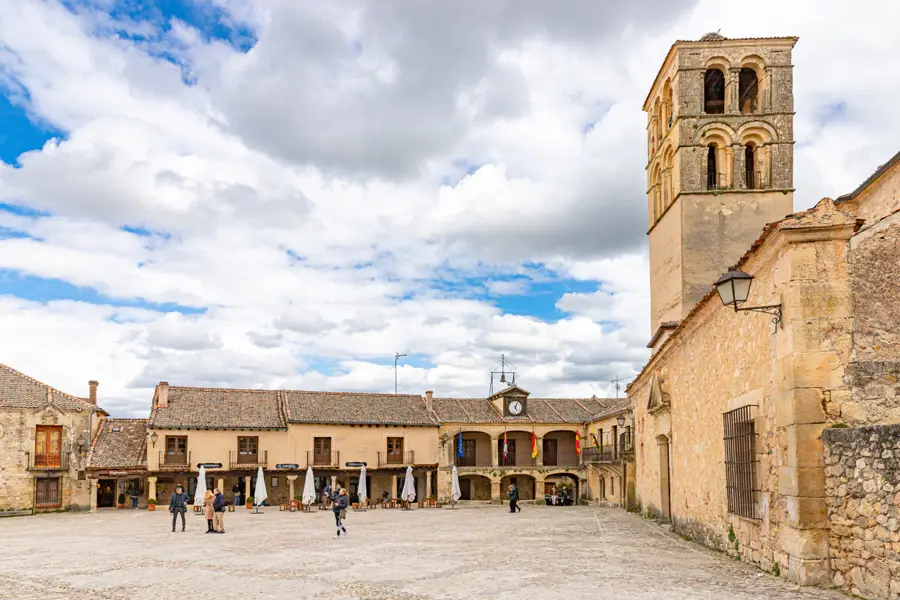 Plaza mayor de Pedraza (Segovia).