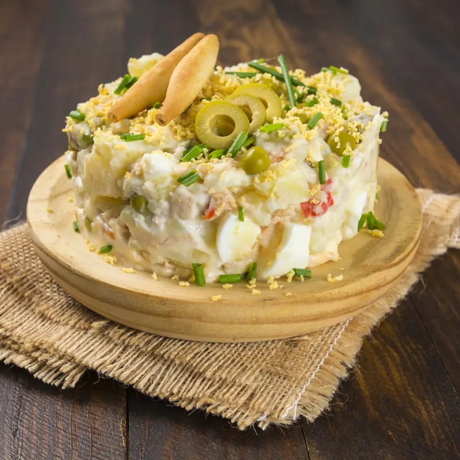 Los cocineros vascos se ponen de acuerdo: el truco infalible para que la ensaladilla rusa quede deliciosa y en su punto