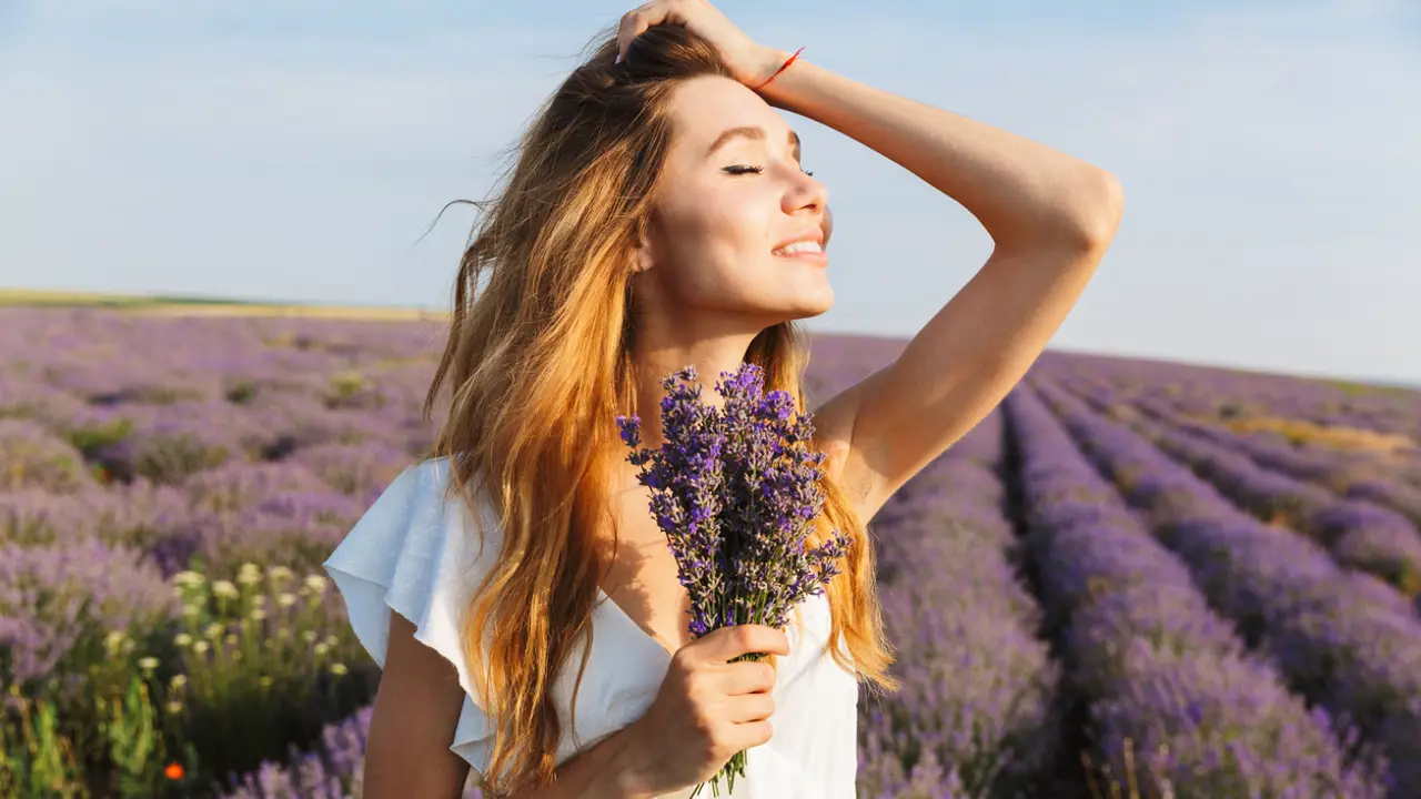 El desodorante casero de lavanda y bicarbonato para oler bien todo el día: suave, fácil y con solo 4 ingredientes