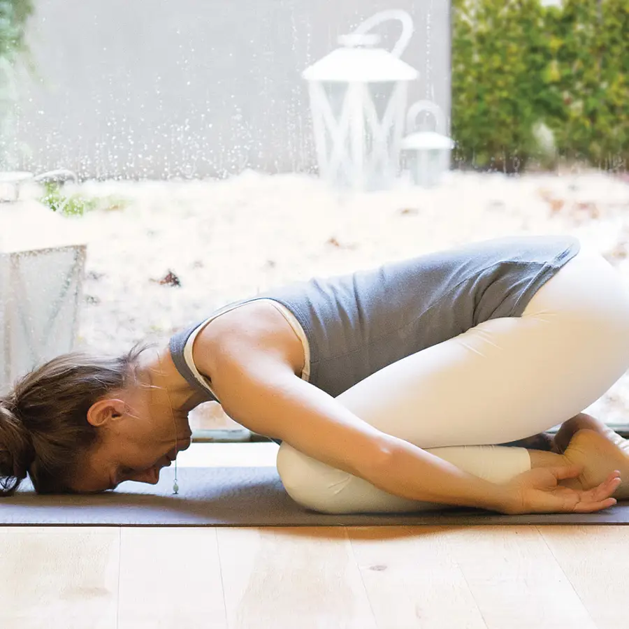 Los tres ejercicios de pilates más fáciles para aliviar el dolor de lumbares en casa