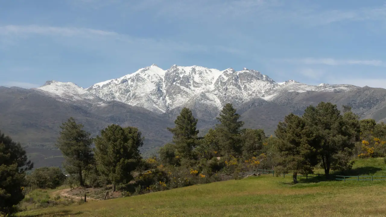 sierra gredos nieve primaveral