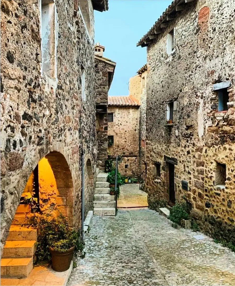 Calle de Santa Pau, Gerona