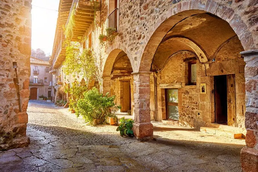 Plaza de Santa Pau, Gerona