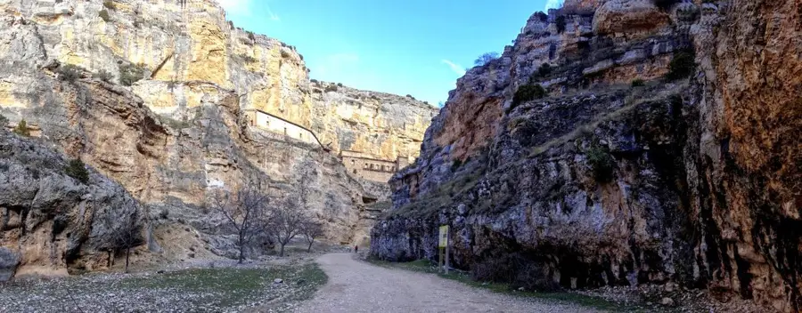 Santuario de Jaraba en la Hoz Seca (Aragón)