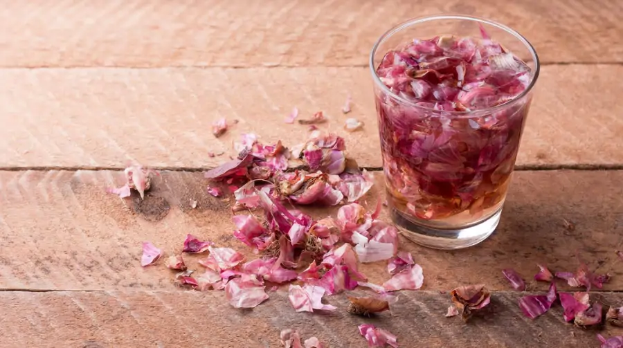 Fertilizante con piel de ajo y cebolla