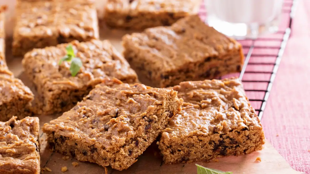 Blondie de avena, garbanzo y cacahuete