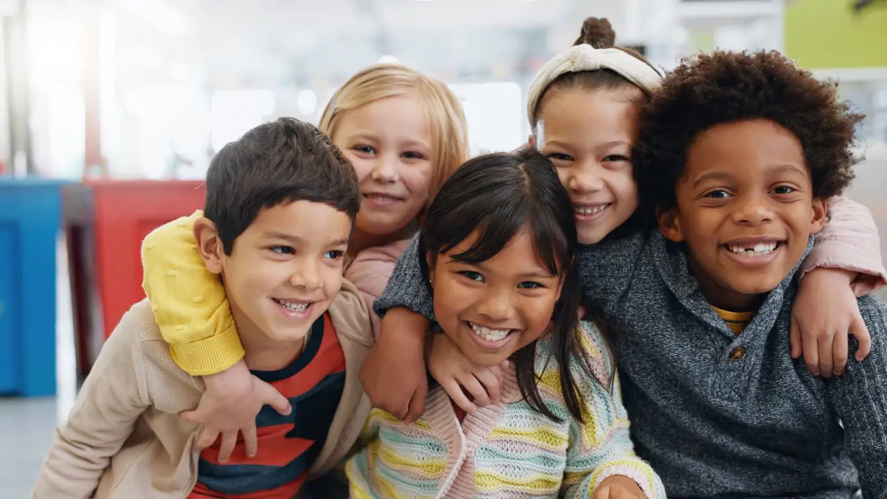 Niños compartiendo