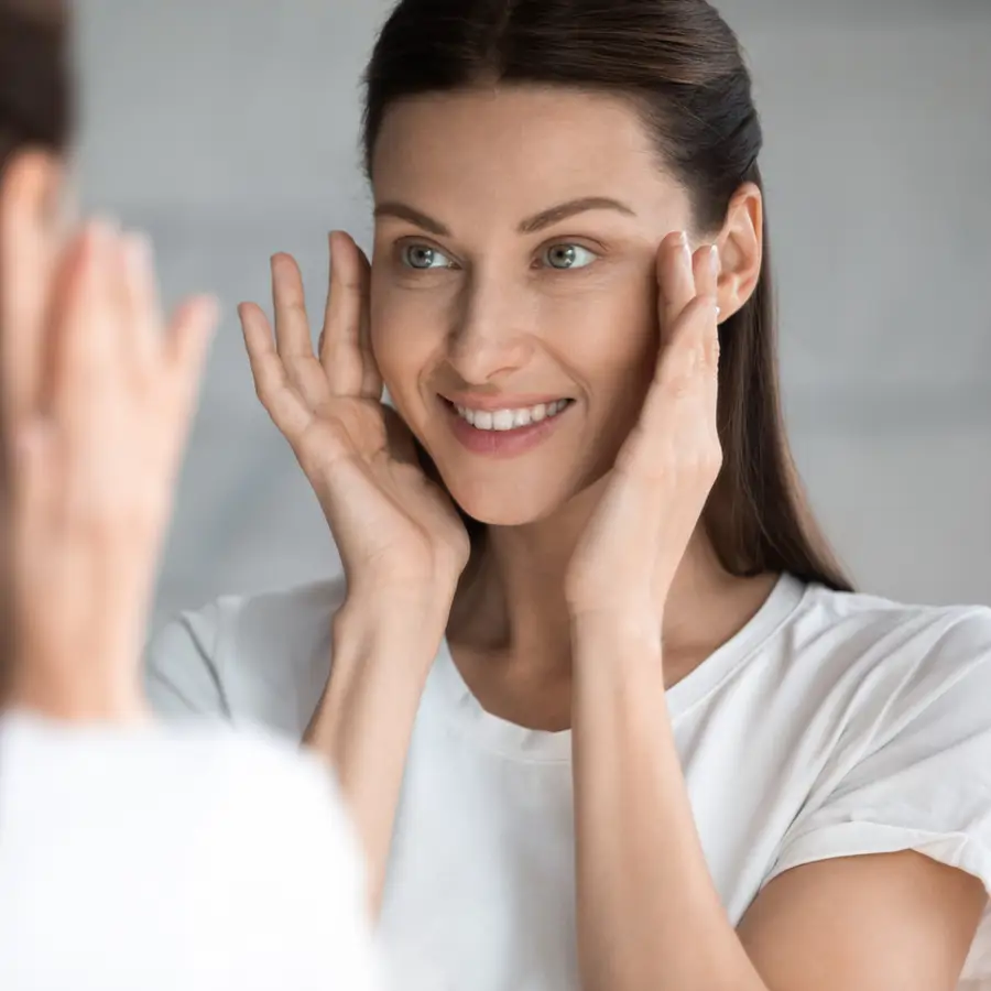 Una experta explica cómo lucir unas cejas perfectas con esta alternativa natural al microblading: "Con solo 2 ingredientes y sin dejarte la piel ni el dinero"