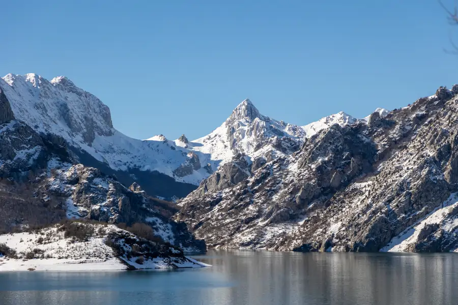 Embalse de Riaño en invierno