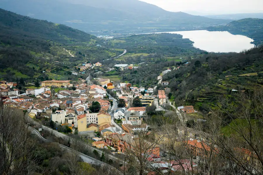 banos montemayor caceres invierno