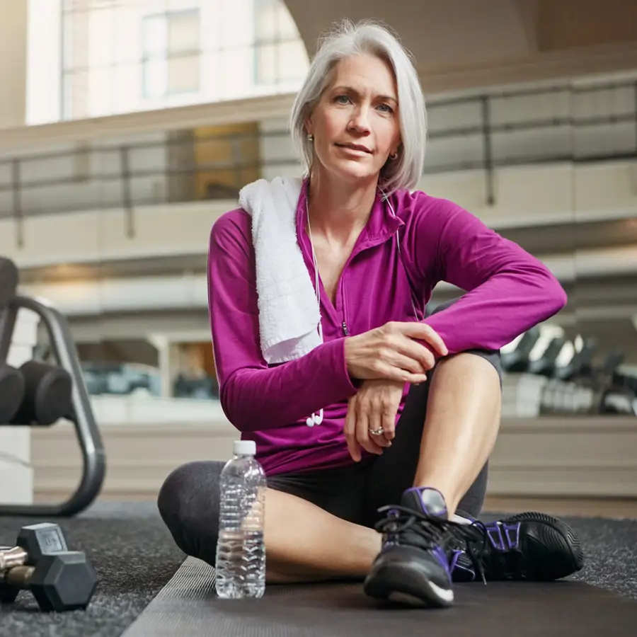 Rutina de 5 minutos de cardio que aconseja una atleta olímpica a los 50: en casa, sin material y para todos los niveles