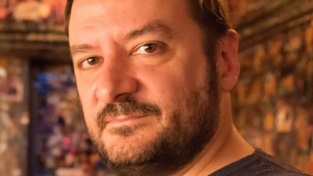 Francesc Miralles, experto en crecimiento personal: "Si soy incapaz de lavar los platos placenteramente y solo pienso en acabar para tomar el postre, tampoco disfrutaré de él porque estaré pensando en lo próximo que tengo que hacer"