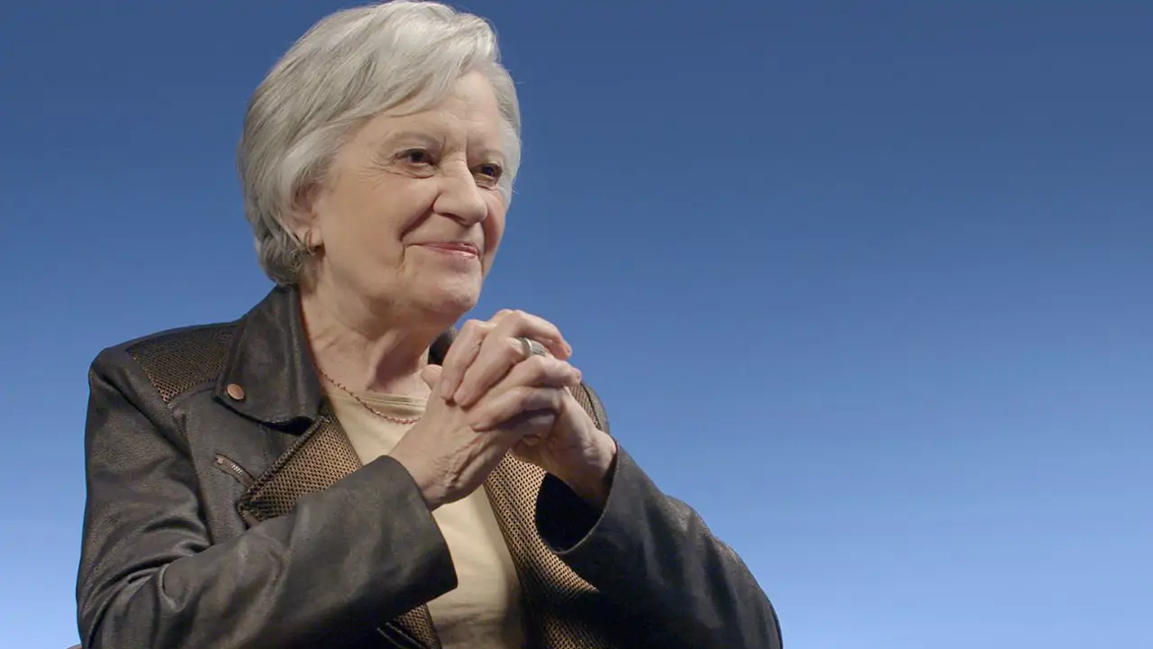 Victoria Camps, catedrática de filosofía (84 años): "Buscamos la píldora de la felicidad pero no existe. La ‘vida buena’ que decía Aristóteles es un esfuerzo constante durante toda la vida"