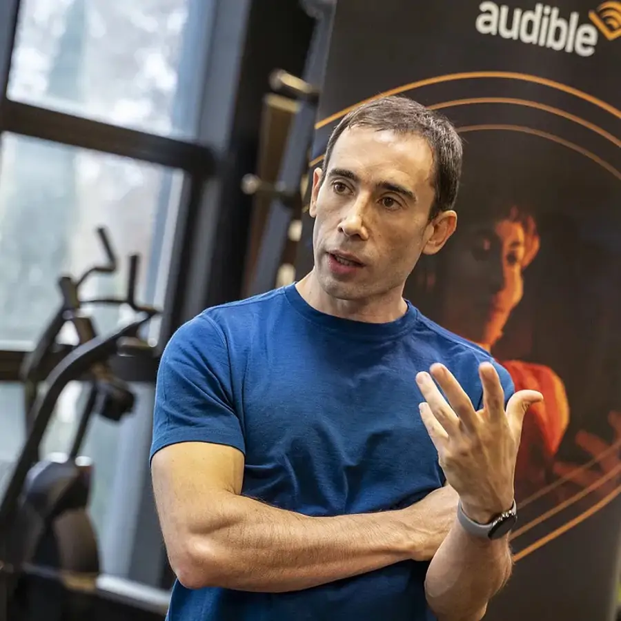 Marcos Vázquez, experto en fitness estoico, sobre la importancia del ejercicio de fuerza: "El músculo es como la pensión, te sostendrá durante la vejez"