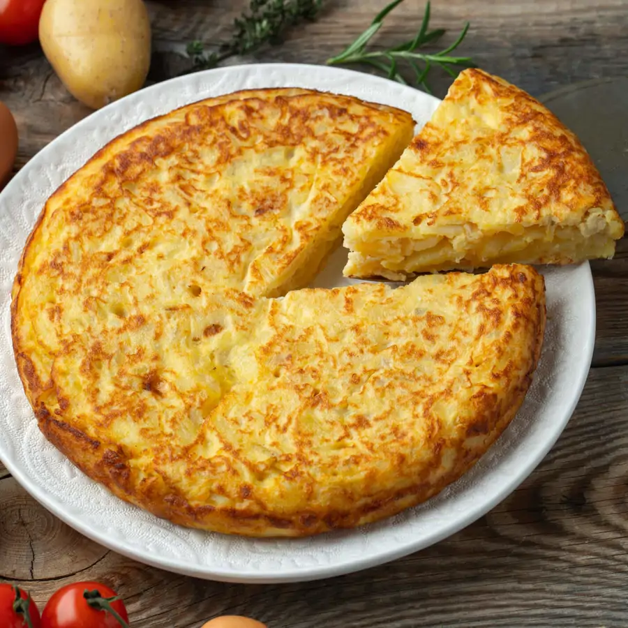 Chef José Andrés revela el truco para que la tortilla de patatas quede perfecta: "Hay que mojar el plato"