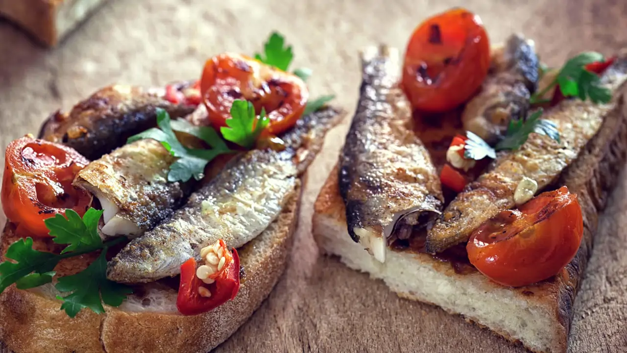 bocadillo de sardinas